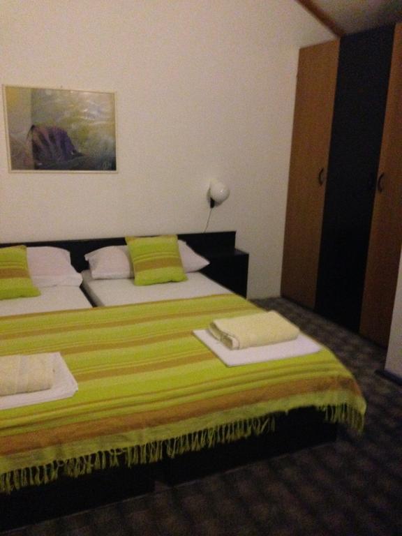Guest House Alek Врбоска Стая снимка