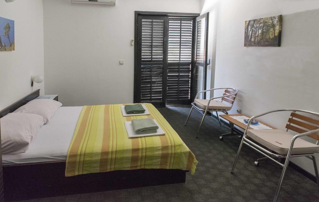 Guest House Alek Врбоска Екстериор снимка